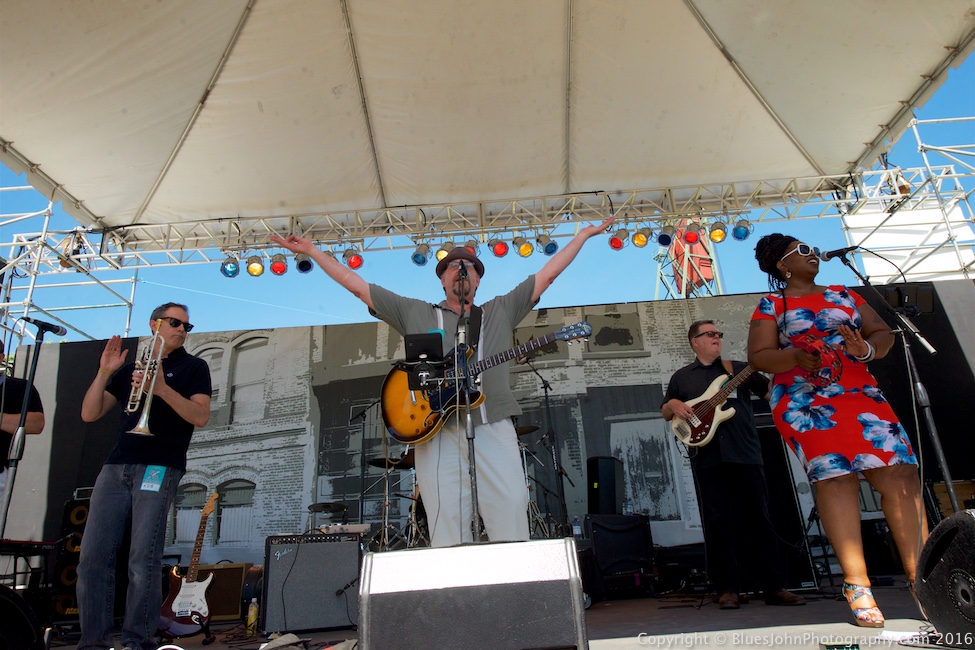 Waterfront Blues Festival, Tom McCall Waterfront Park, photo by John Alcala