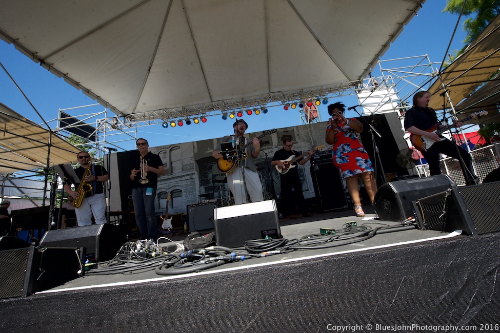 Waterfront Blues Festival, Tom McCall Waterfront Park, photo by John Alcala