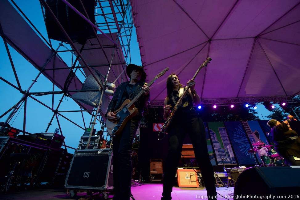 Liv Warfield, Waterfront Blues Festival, Tom McCall Waterfront Park, photo by John Alcala