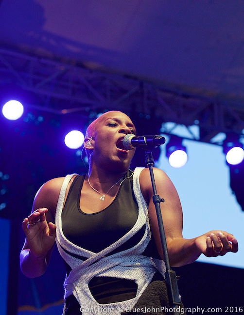 Liv Warfield, Waterfront Blues Festival, Tom McCall Waterfront Park, photo by John Alcala