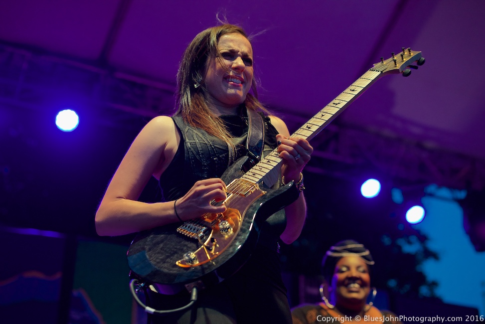 Liv Warfield, Waterfront Blues Festival, Tom McCall Waterfront Park, photo by John Alcala