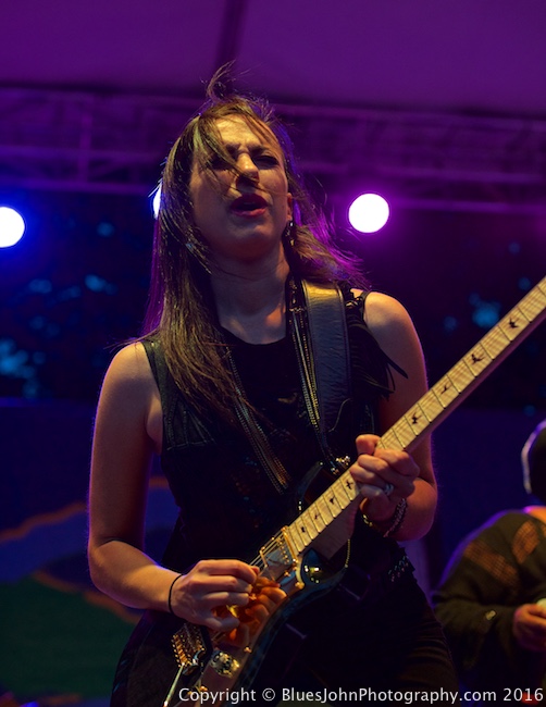 Liv Warfield, Waterfront Blues Festival, Tom McCall Waterfront Park, photo by John Alcala