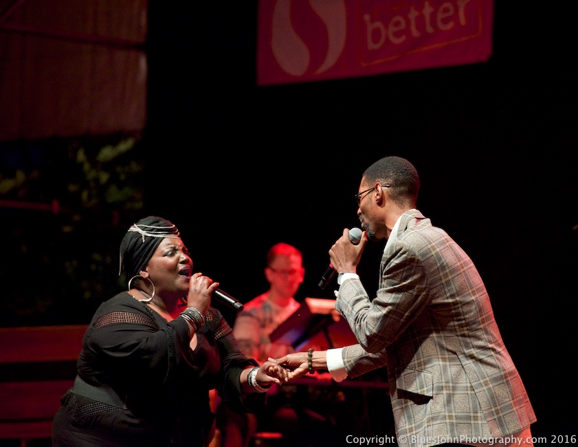 Liv Warfield, Waterfront Blues Festival, Tom McCall Waterfront Park, photo by John Alcala
