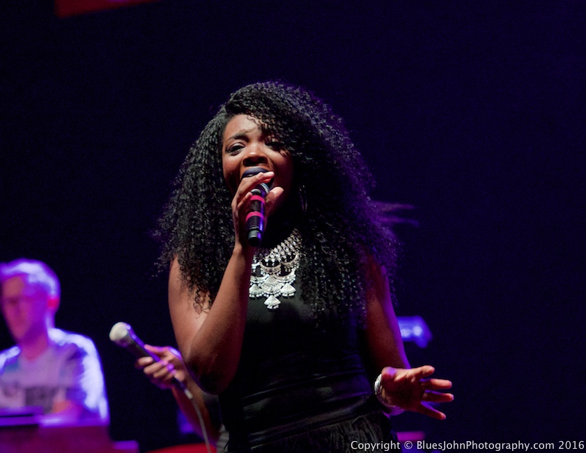 Liv Warfield, Waterfront Blues Festival, Tom McCall Waterfront Park, photo by John Alcala