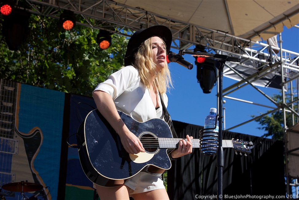 ZZ Ward, Waterfront Blues Festival, Tom McCall Waterfront Park, photo by John Alcala