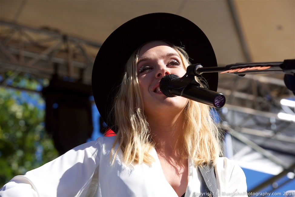 ZZ Ward, Waterfront Blues Festival, Tom McCall Waterfront Park, photo by John Alcala