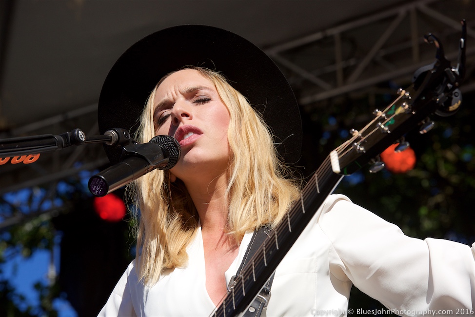 ZZ Ward, Waterfront Blues Festival, Tom McCall Waterfront Park, photo by John Alcala