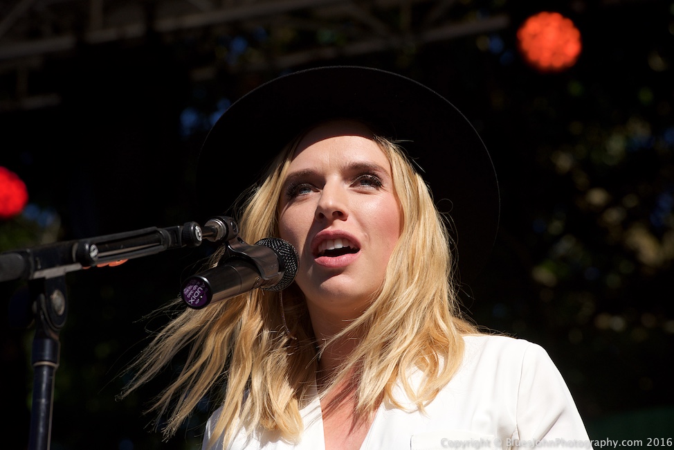 ZZ Ward, Waterfront Blues Festival, Tom McCall Waterfront Park, photo by John Alcala