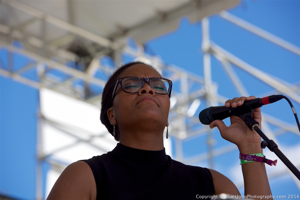 Liz Vice, Waterfront Blues Festival, Tom McCall Waterfront Park, photo by John Alcala