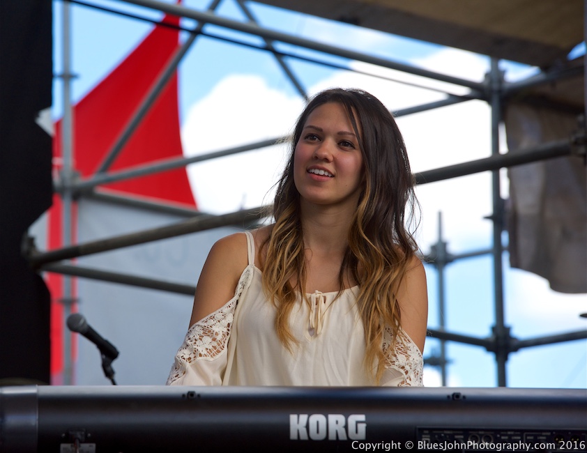 Liz Vice, Waterfront Blues Festival, Tom McCall Waterfront Park, photo by John Alcala