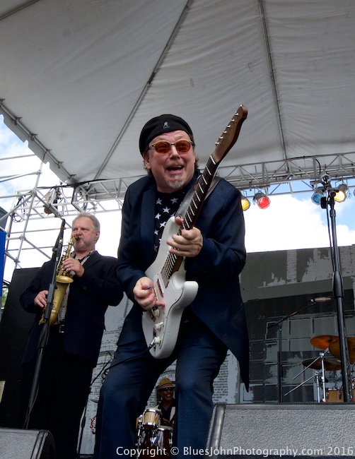 Lloyd Jones, Waterfront Blues Festival, Tom McCall Waterfront Park, photo by John Alcala