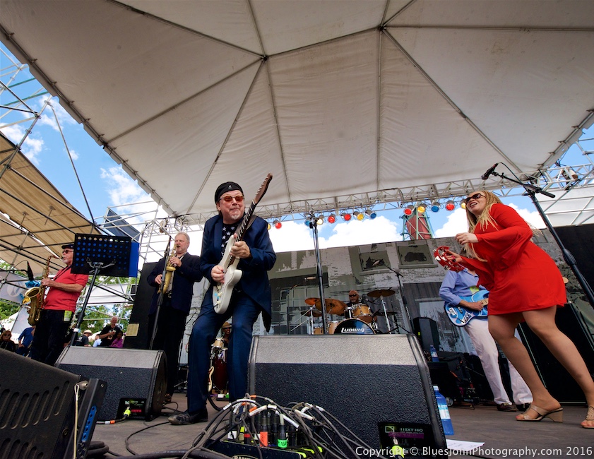 Lloyd Jones, Waterfront Blues Festival, Tom McCall Waterfront Park, photo by John Alcala