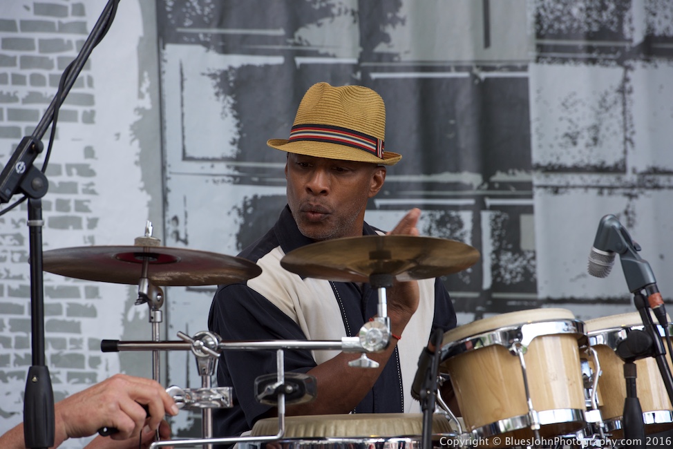 Lloyd Jones, Waterfront Blues Festival, Tom McCall Waterfront Park, photo by John Alcala