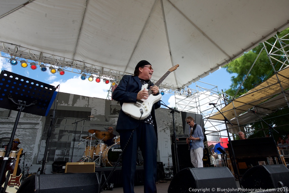 Lloyd Jones, Waterfront Blues Festival, Tom McCall Waterfront Park, photo by John Alcala