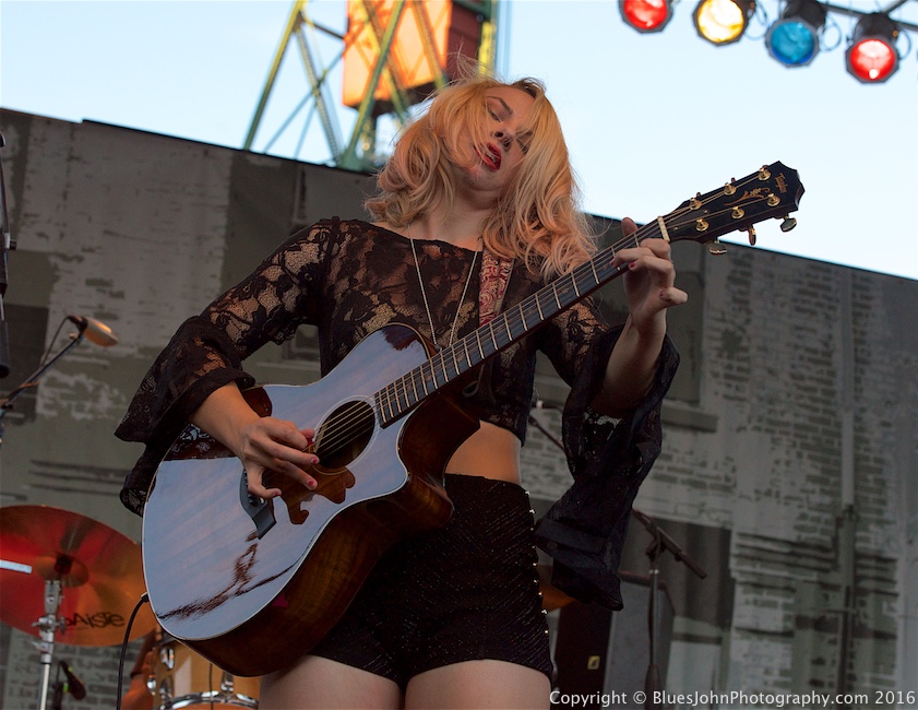 Waterfront Blues Festival, Tom McCall Waterfront Park, photo by John Alcala