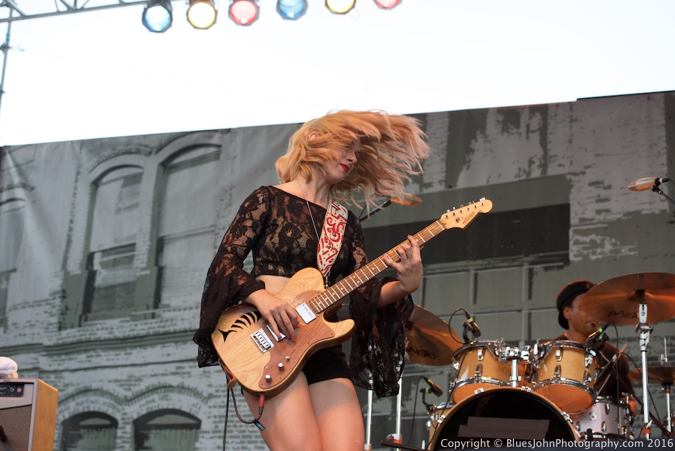Waterfront Blues Festival, Tom McCall Waterfront Park, photo by John Alcala