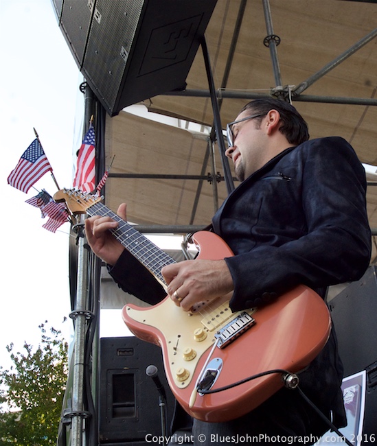 Waterfront Blues Festival, Tom McCall Waterfront Park, photo by John Alcala