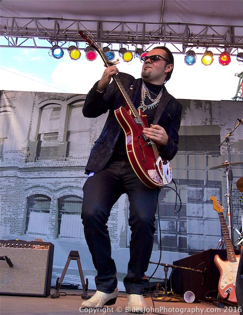Waterfront Blues Festival, Tom McCall Waterfront Park, photo by John Alcala