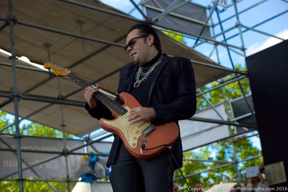 Waterfront Blues Festival, Tom McCall Waterfront Park, photo by John Alcala