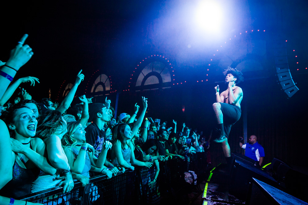 Evander Griiim, Crystal Ballroom, photo by Tojo Andrianarivo