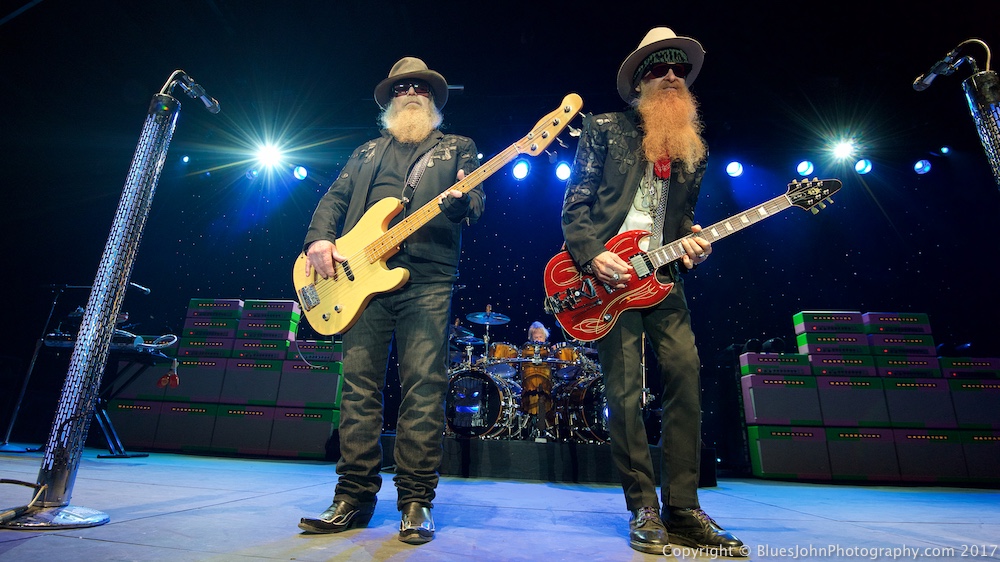 ZZ Top, Cuthbert Amphitheater, photo by John Alcala