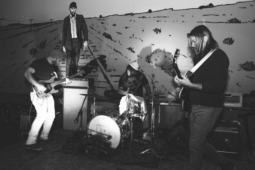 Friskies, Bunk Bar, photo by Daniel Stindt