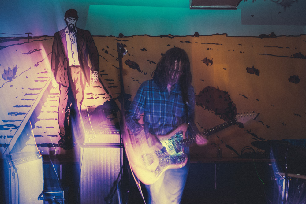 Shoefiti, Bunk Bar, photo by Daniel Stindt