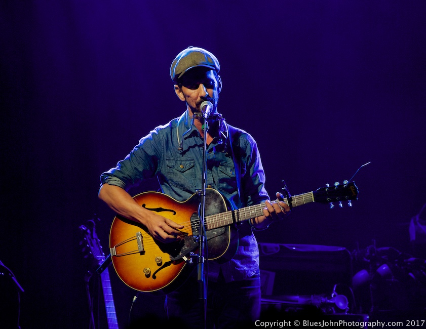 Gill Landry, Crystal Ballroom, photo by John Alcala