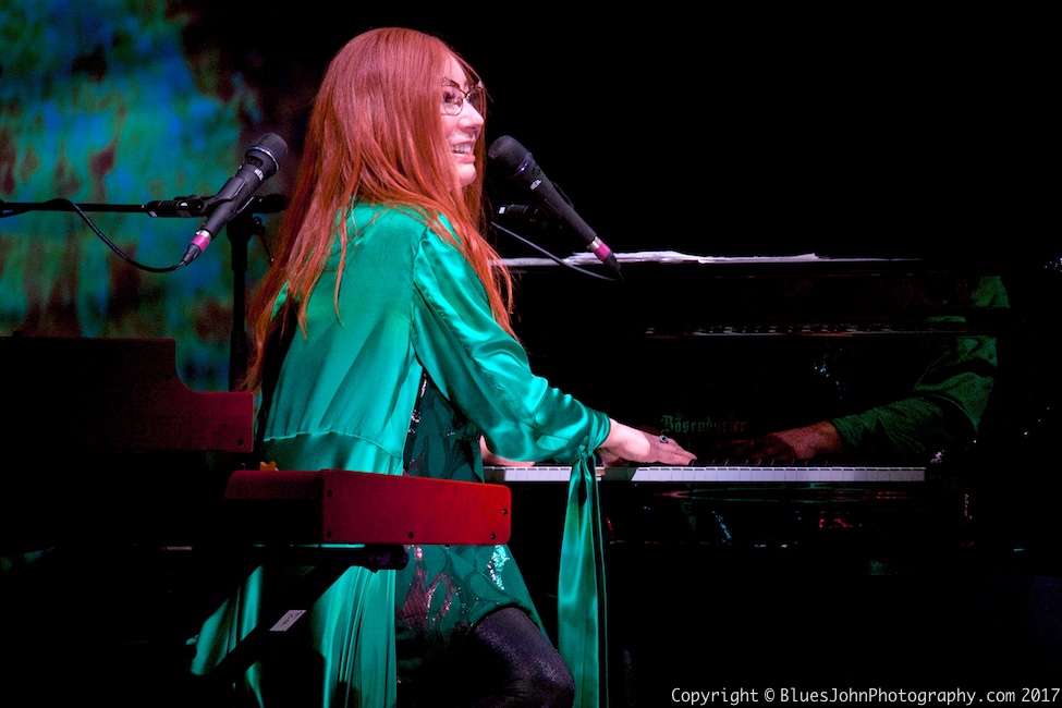 Tori Amos, Arlene Schnitzer Concert Hall, Portland'5 Centers for the Arts, photo by John Alcala