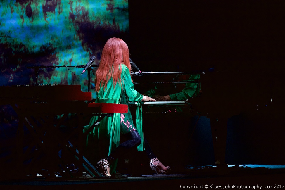 Tori Amos, Arlene Schnitzer Concert Hall, Portland'5 Centers for the Arts, photo by John Alcala