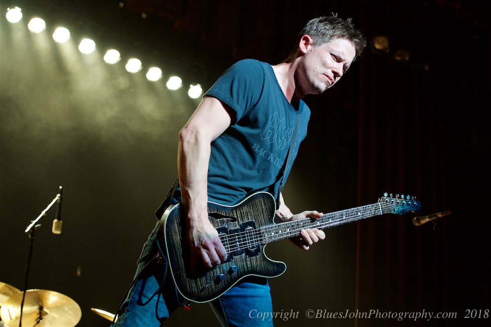 Jonny Lang, The Elsinore Theatre, photo by John Alcala