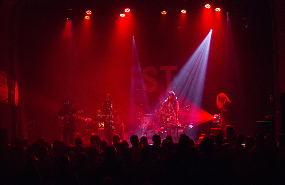 Shook Twins, Aladdin Theater, photo by Joe Duquette
