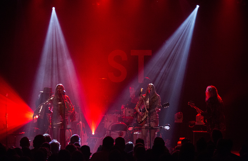 Shook Twins, Aladdin Theater, photo by Joe Duquette