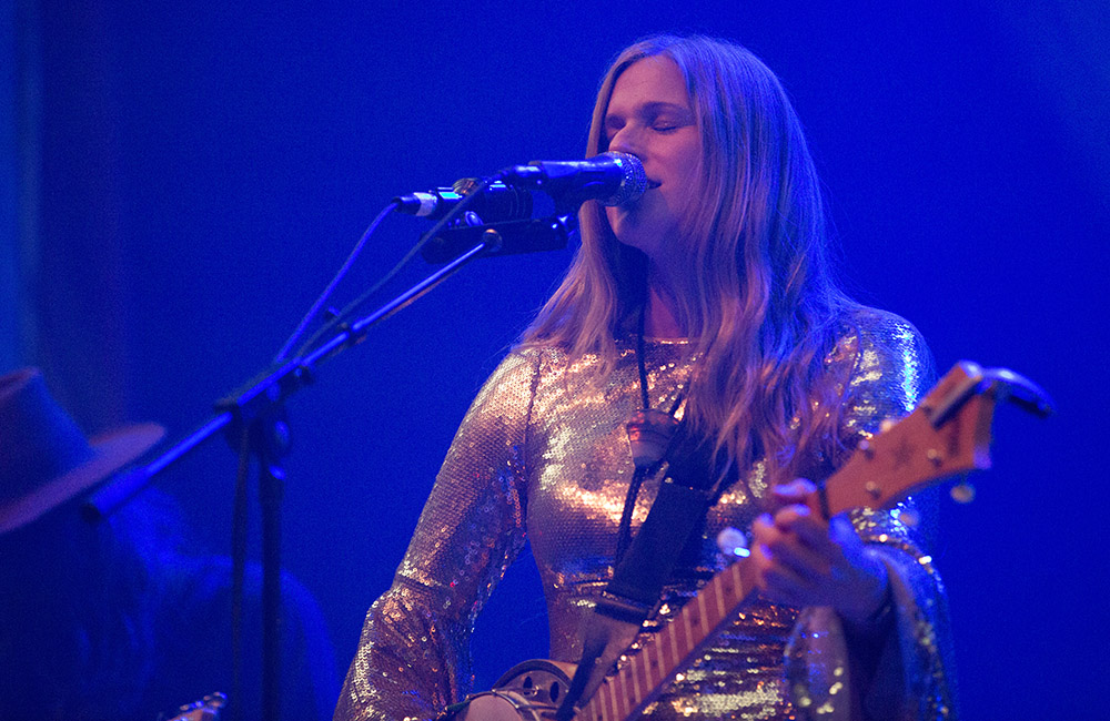 Shook Twins, Aladdin Theater, photo by Joe Duquette