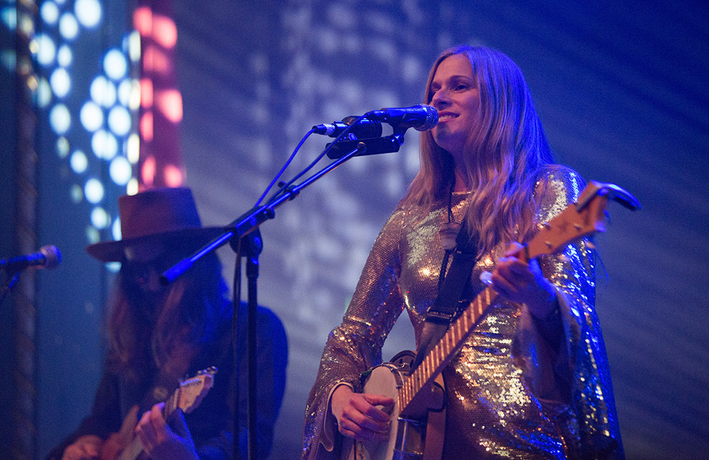 Shook Twins, Aladdin Theater, photo by Joe Duquette
