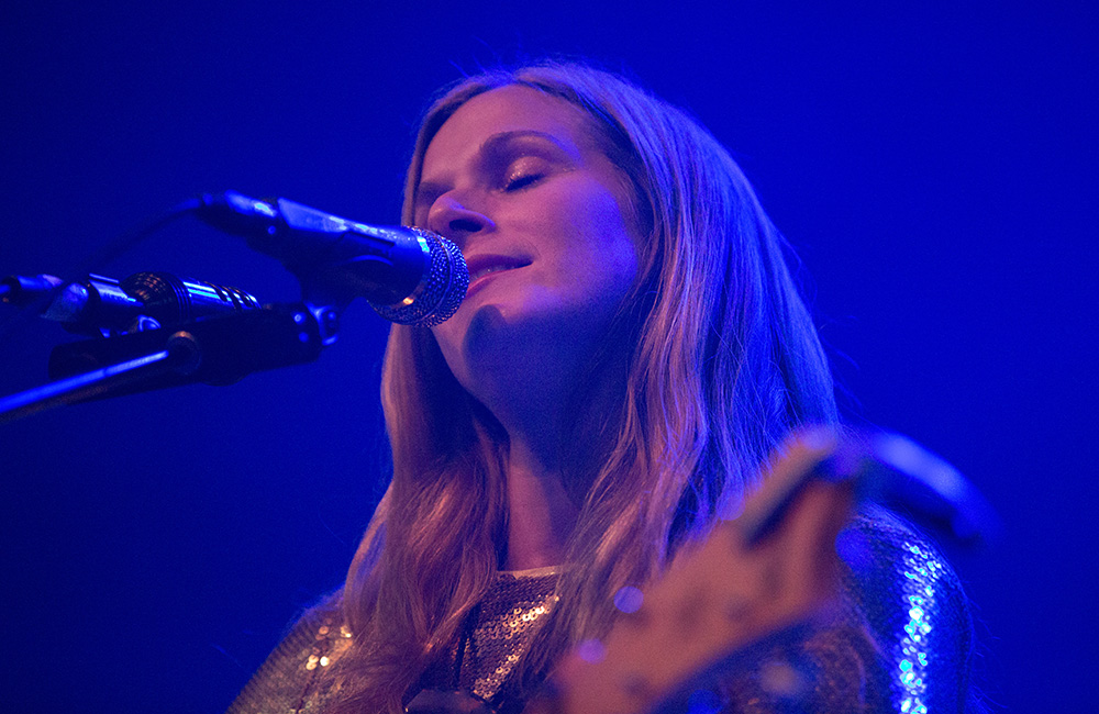 Shook Twins, Aladdin Theater, photo by Joe Duquette