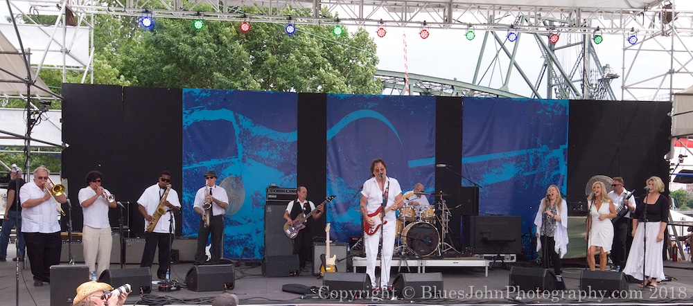 Waterfront Blues Festival, Tom McCall Waterfront Park, photo by John Alcala
