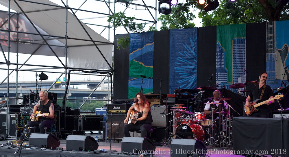 Beth Hart, Waterfront Blues Festival, Tom McCall Waterfront Park, photo by John Alcala