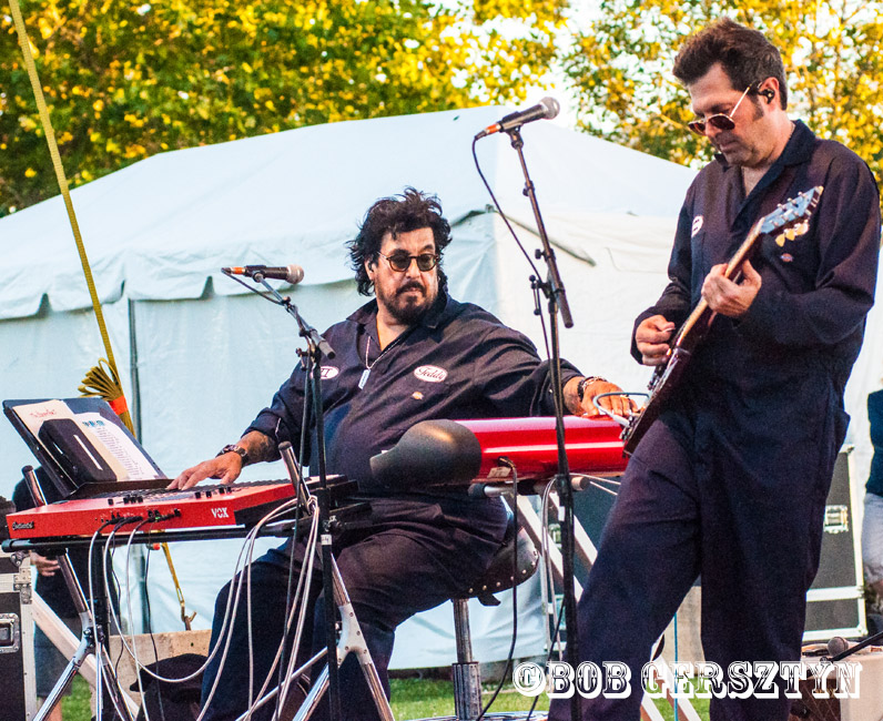 The Boxmasters, Riverfront Park, photo by Bob Gersztyn