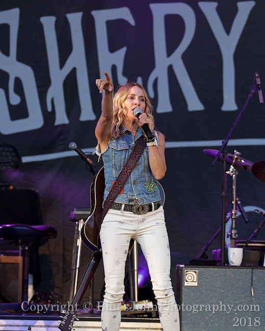 Sheryl Crow, Edgefield Amphitheater, photo by John Alcala