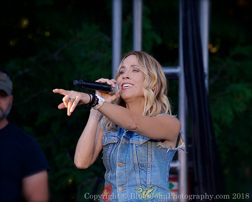 Sheryl Crow, Edgefield Amphitheater, photo by John Alcala
