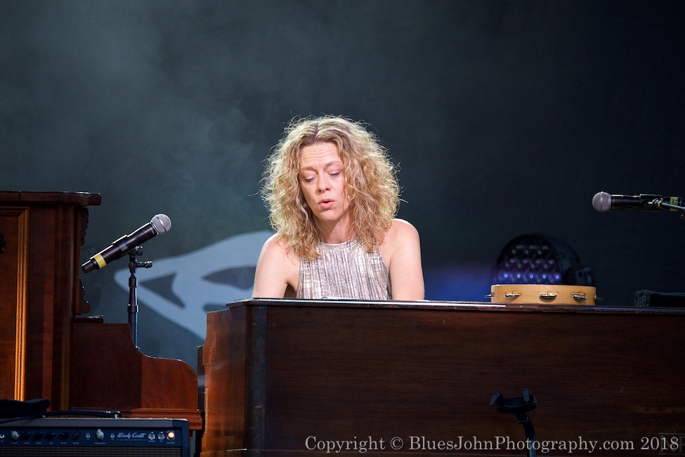 Sheryl Crow, Edgefield Amphitheater, photo by John Alcala