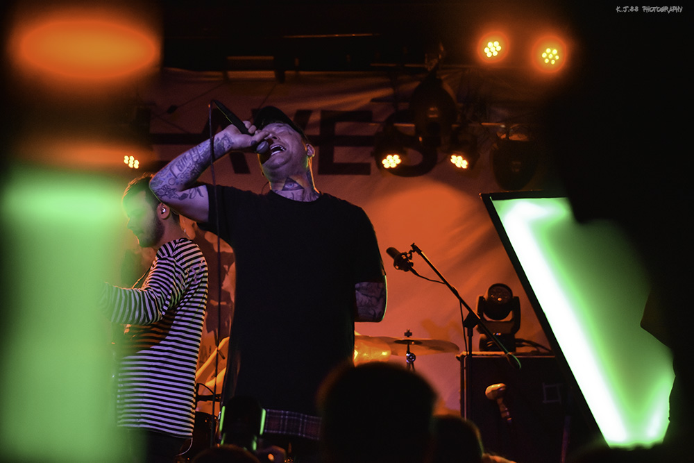 Slaves, Dante's, photo by Kevin Pettigrew