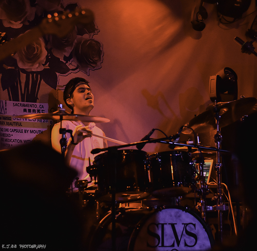 Slaves, Dante's, photo by Kevin Pettigrew