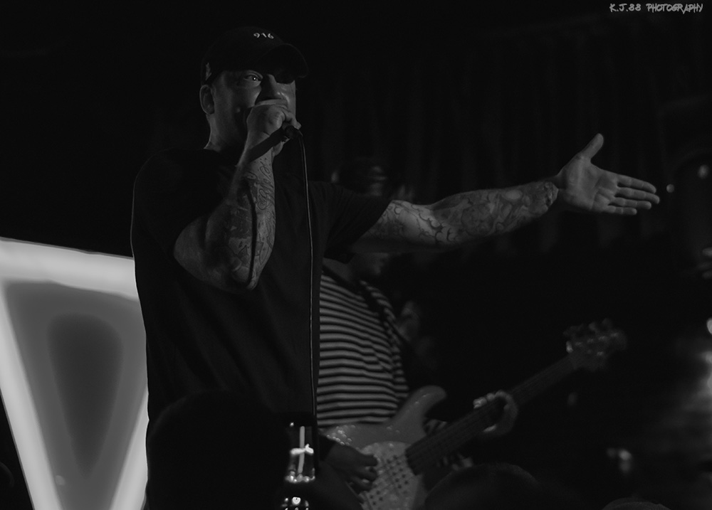 Slaves, Dante's, photo by Kevin Pettigrew