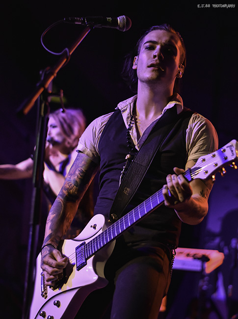 Till Death Do Us Part, Hawthorne Theatre, photo by Kevin Pettigrew