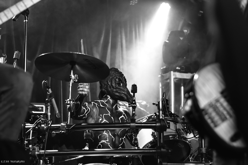 Kissing Candice, Dante's, photo by Kevin Pettigrew