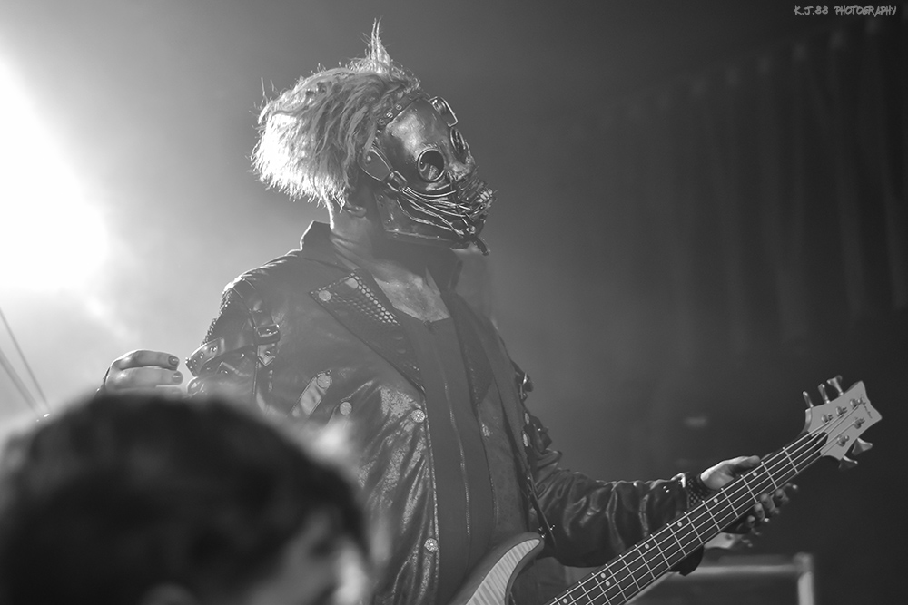 Kissing Candice, Dante's, photo by Kevin Pettigrew