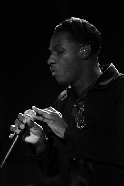 Leon Bridges, Edgefield Amphitheater, photo by Dune Stewart
