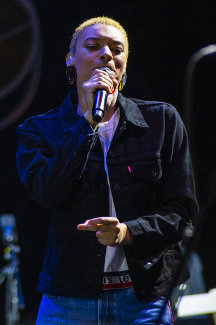 Leon Bridges, Edgefield Amphitheater, photo by Dune Stewart